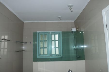 Casa de condomínio para alugar com 456m², 5 quartos e 8 vagasBanheiro da Suíte 3