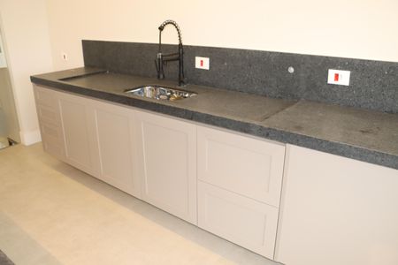 Casa de condomínio para alugar com 484m², 4 quartos e 3 vagasCozinha 1