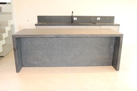 Casa de condomínio para alugar com 484m², 4 quartos e 3 vagasCozinha 1