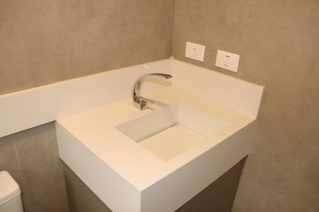 Casa de condomínio para alugar com 484m², 4 quartos e 3 vagasBanheiro da Suíte 3