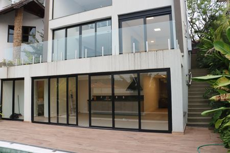 Casa de condomínio para alugar com 484m², 4 quartos e 3 vagasFachada