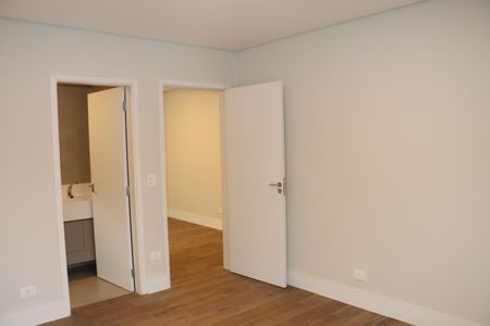 Casa de condomínio para alugar com 484m², 4 quartos e 3 vagasSuíte 3