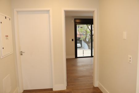 Casa de condomínio para alugar com 484m², 4 quartos e 3 vagasHall