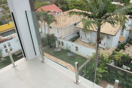 Casa de condomínio para alugar com 484m², 4 quartos e 3 vagasVaranda da Suíte 1