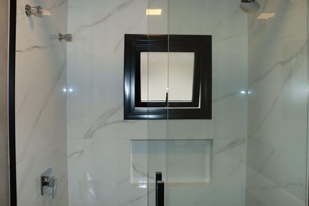 Casa de condomínio para alugar com 484m², 4 quartos e 3 vagasBanheiro da Suíte 3