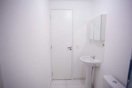 Apartamento à venda com 34m², 2 quartos e sem vaga Apartamento à venda com 34m², 2 quartos e sem vagaBanheiro Social