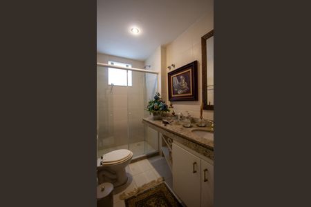 Casa de condomínio à venda com 250m², 4 quartos e 1 vagaBanheiro Social