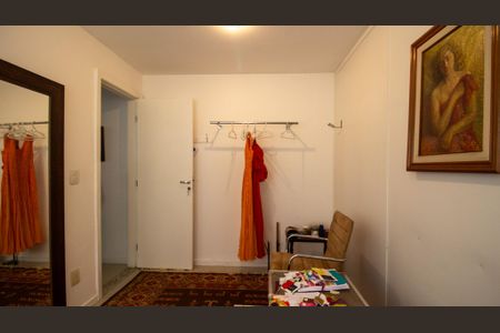 Casa de condomínio à venda com 250m², 4 quartos e 1 vagaQuarto