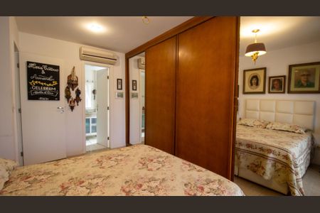 Casa de condomínio à venda com 250m², 4 quartos e 1 vagaSuíte 2