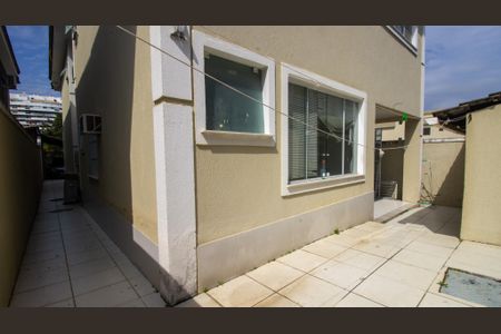 Casa de condomínio à venda com 250m², 4 quartos e 1 vagaÁrea de Serviço