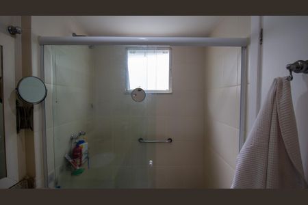 Casa de condomínio à venda com 250m², 4 quartos e 1 vagaBanheiro da Suíte 2