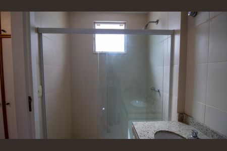 Casa de condomínio à venda com 250m², 4 quartos e 1 vagaBanheiro da Suíte 3
