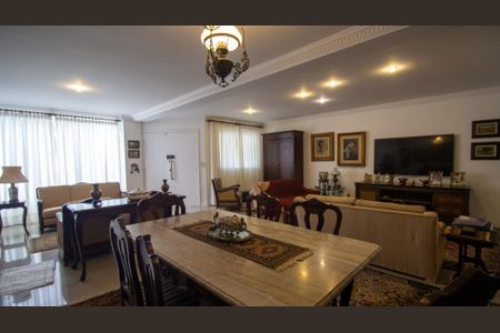 Sala de casa de condomínio à venda com 4 quartos, 250m² em Barra da Tijuca, Rio de Janeiro