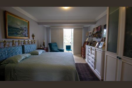 Casa de condomínio à venda com 250m², 4 quartos e 1 vagaSuíte 1