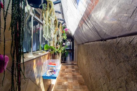 Casa à venda com 148m², 2 quartos e 2 vagasCorredor Lateral