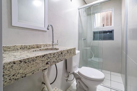 Banheiro de kitnet/studio para alugar com 1 quarto, 18m² em Vila Morse, São Paulo
