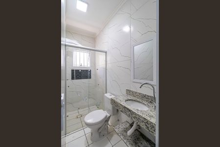 Banheiro de kitnet/studio para alugar com 1 quarto, 12m² em Vila Morse, São Paulo