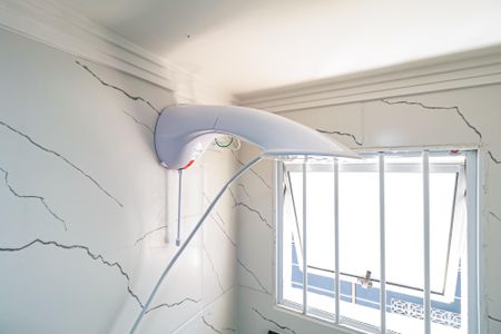 Banheiro de kitnet/studio para alugar com 1 quarto, 12m² em Vila Morse, São Paulo