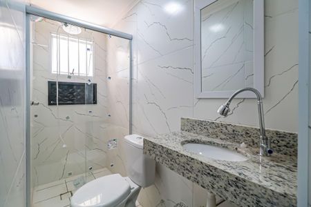 Banheiro de kitnet/studio para alugar com 1 quarto, 12m² em Vila Morse, São Paulo