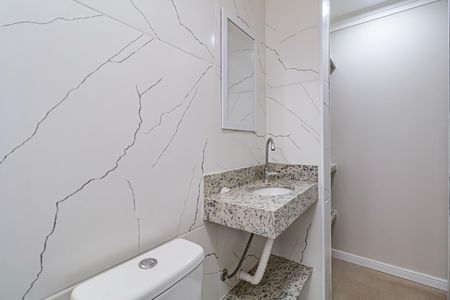 Banheiro Social de kitnet/studio para alugar com 1 quarto, 12m² em Vila Morse, São Paulo