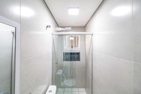 Banheiro de kitnet/studio para alugar com 1 quarto, 18m² em Vila Morse, São Paulo