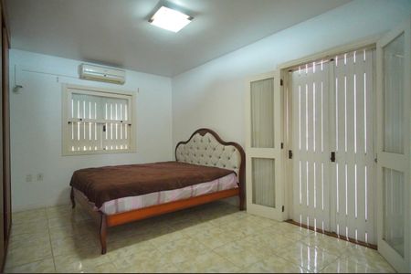 Casa para alugar com 490m², 3 quartos e 3 vagasSuíte