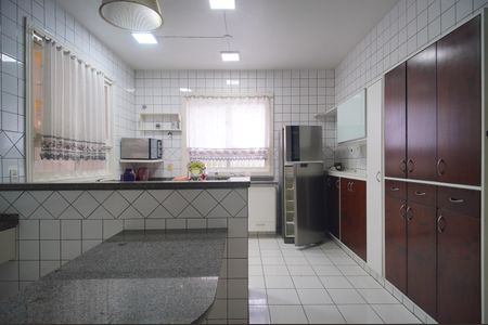 Casa para alugar com 490m², 3 quartos e 3 vagasCozinha