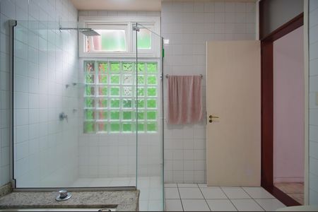 Casa para alugar com 490m², 3 quartos e 3 vagasBanheiro da Suíte