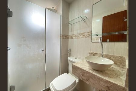 Banheiro de apartamento à venda com 2 quartos, 48m² em Lins de Vasconcelos, Rio de Janeiro