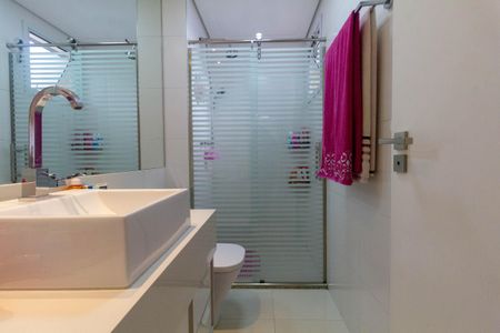 Apartamento à venda com 134m², 3 quartos e 3 vagasBanheiro da Suíte 1