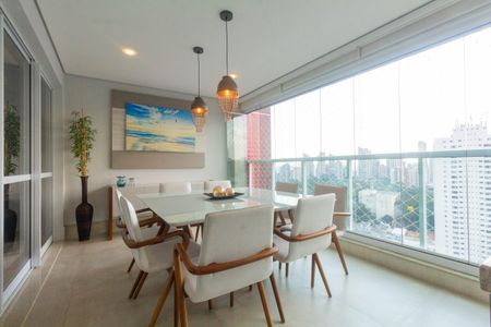 Apartamento à venda com 134m², 3 quartos e 3 vagasVaranda