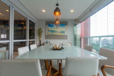 Apartamento à venda com 134m², 3 quartos e 3 vagasVaranda