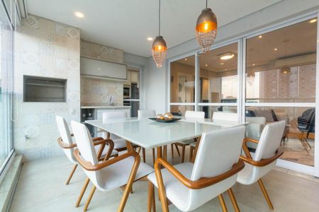 Apartamento à venda com 134m², 3 quartos e 3 vagasVaranda