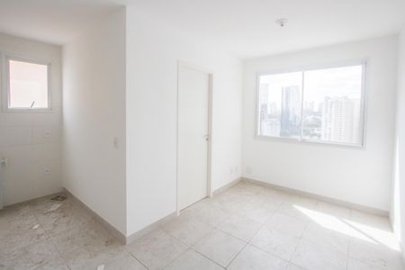 Sala de apartamento à venda com 2 quartos, 34m² em Santo Amaro, São Paulo
