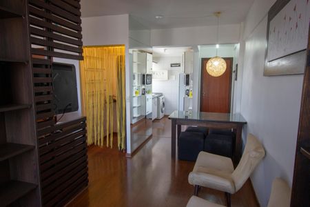 Sala de apartamento para alugar com 1 quarto, 45m² em Qnd Condomínio, Brasília