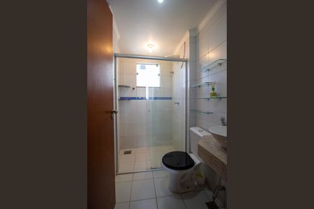 Banheiro de apartamento para alugar com 1 quarto, 45m² em Qnd Condomínio, Brasília