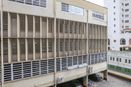 Apartamento à venda com 166m², 3 quartos e 3 vagas Apartamento à venda com 166m², 3 quartos e 3 vagasVista da Cozinha e Área de Serviço