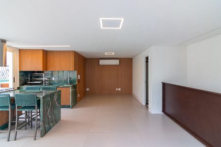 Apartamento à venda com 200m², 3 quartos e 3 vagas Apartamento à venda com 200m², 3 quartos e 3 vagasCobertura - área gourmet