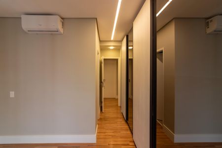 Apartamento à venda com 200m², 3 quartos e 3 vagas Apartamento à venda com 200m², 3 quartos e 3 vagasSuíte