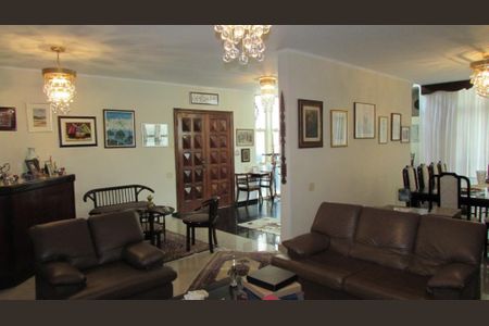 Casa à venda com 5 quartos, 269m² em Sumaré, São Paulo