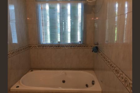 Casa à venda com 2 quartos, 148m² em Jardim Marek, Santo André