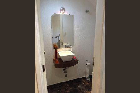 Casa à venda com 2 quartos, 148m² em Jardim Marek, Santo André