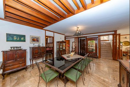 Casa à venda com 355m², 4 quartos e 3 vagasSala 1