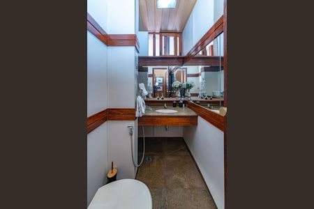 Casa à venda com 355m², 4 quartos e 3 vagasLavabo