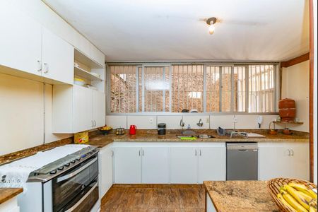 Casa à venda com 355m², 4 quartos e 3 vagasCozinha