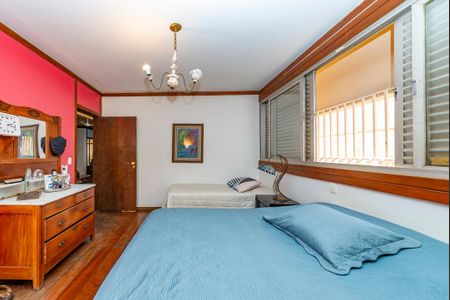 Casa à venda com 355m², 4 quartos e 3 vagasSuíte 1