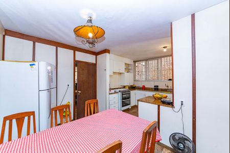 Casa à venda com 355m², 4 quartos e 3 vagasCozinha