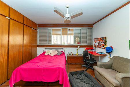 Casa à venda com 355m², 4 quartos e 3 vagasSuíte 2