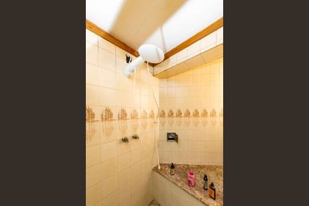 Casa à venda com 355m², 4 quartos e 3 vagasBanheiro da Suíte 2