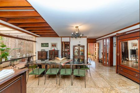 Casa à venda com 355m², 4 quartos e 3 vagasSala 1